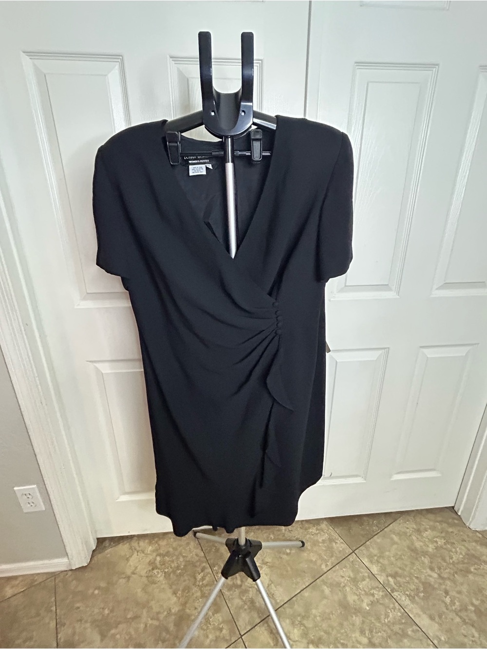 Donna Morgan Black Faux-Wrap Midi Dress 16P